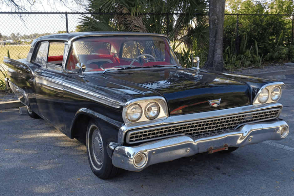 1959 Ford Galaxie sold for $5,200
