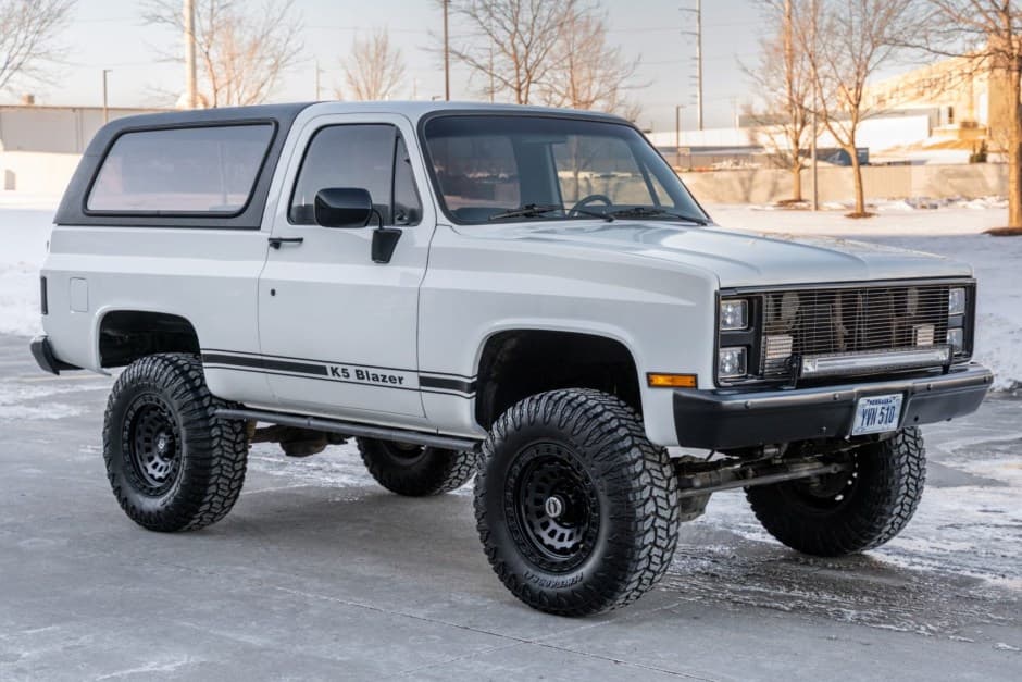 1988 Chevrolet K5 Blazer 1973-1991 sold for $16,000