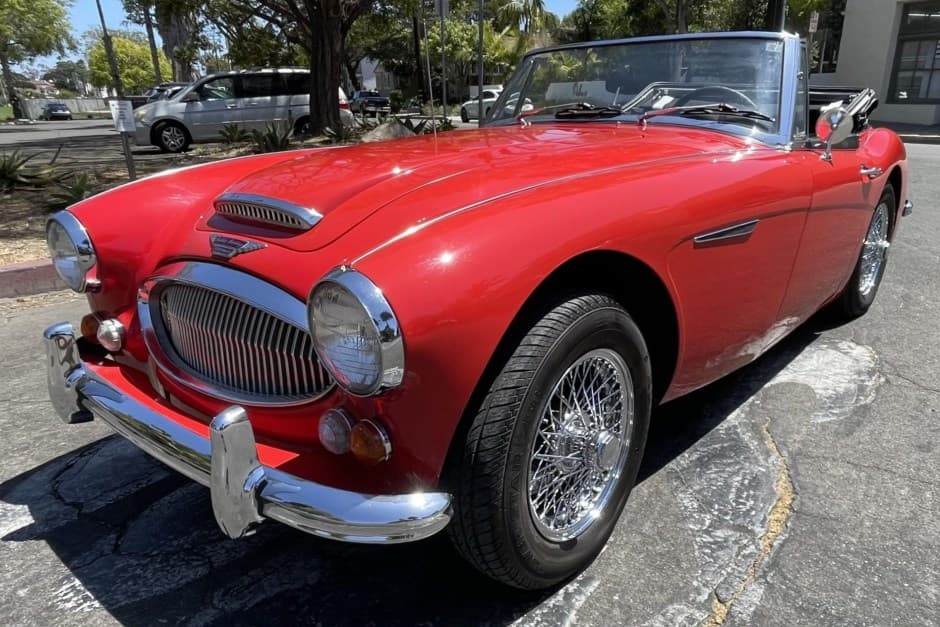 1965 Austin-Healey 3000 sold for $34,000