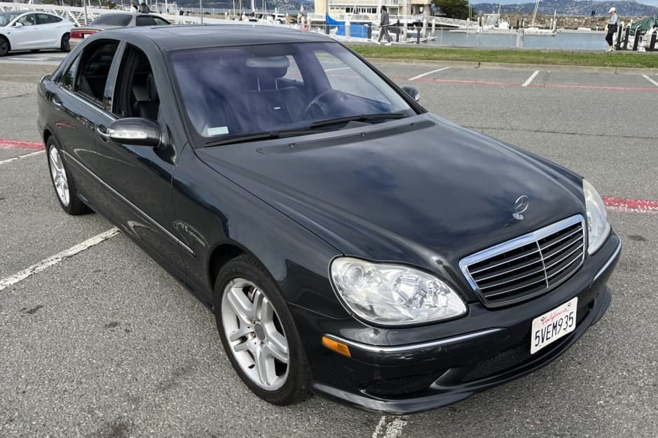 2003 Mercedes-Benz W220 S-Class sold for $11,250
