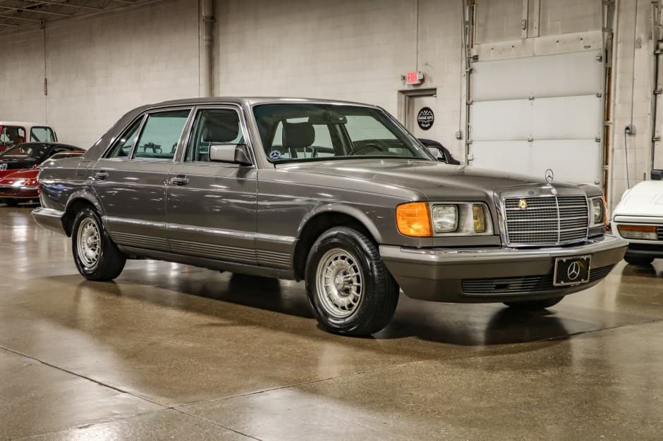 1983 Mercedes-Benz W126 S-Class sold for $6,400