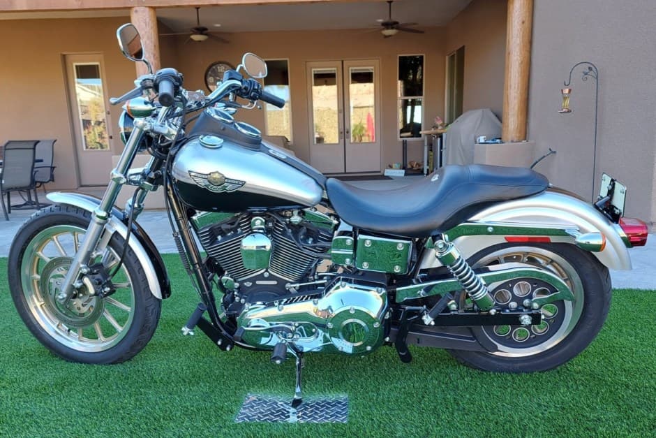 2003 Harley-Davidson Dyna sold for $9,900