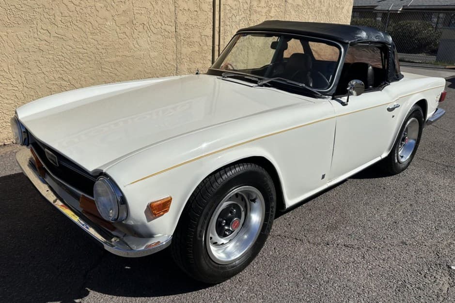 1972 Triumph TR6 sold for $9,500