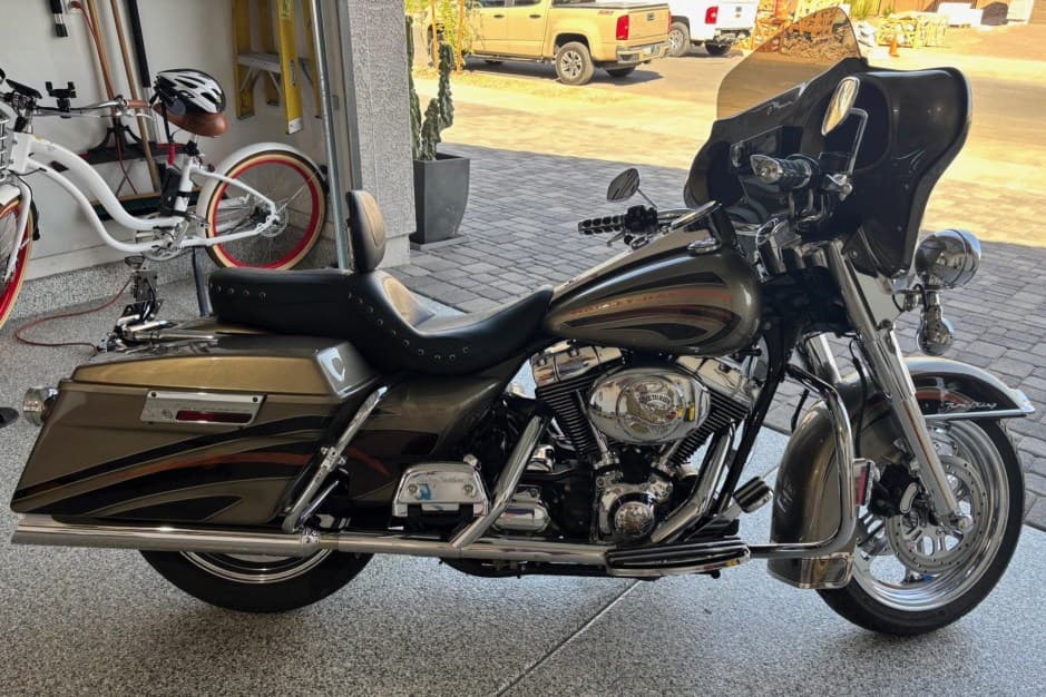 2003 Harley-Davidson Touring sold for $7,100