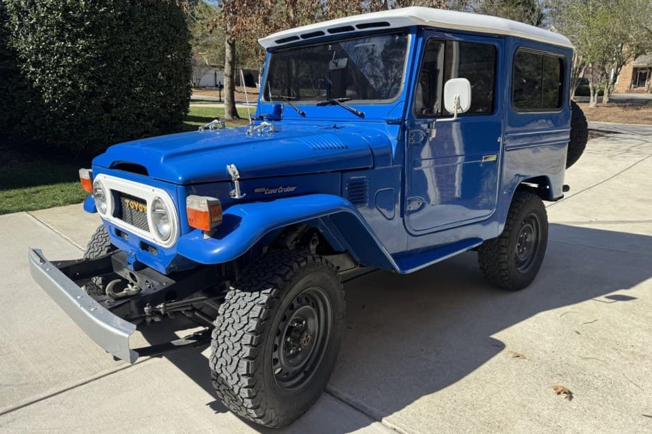 1977 Toyota Land Cruiser FJ40 sold for $20,250