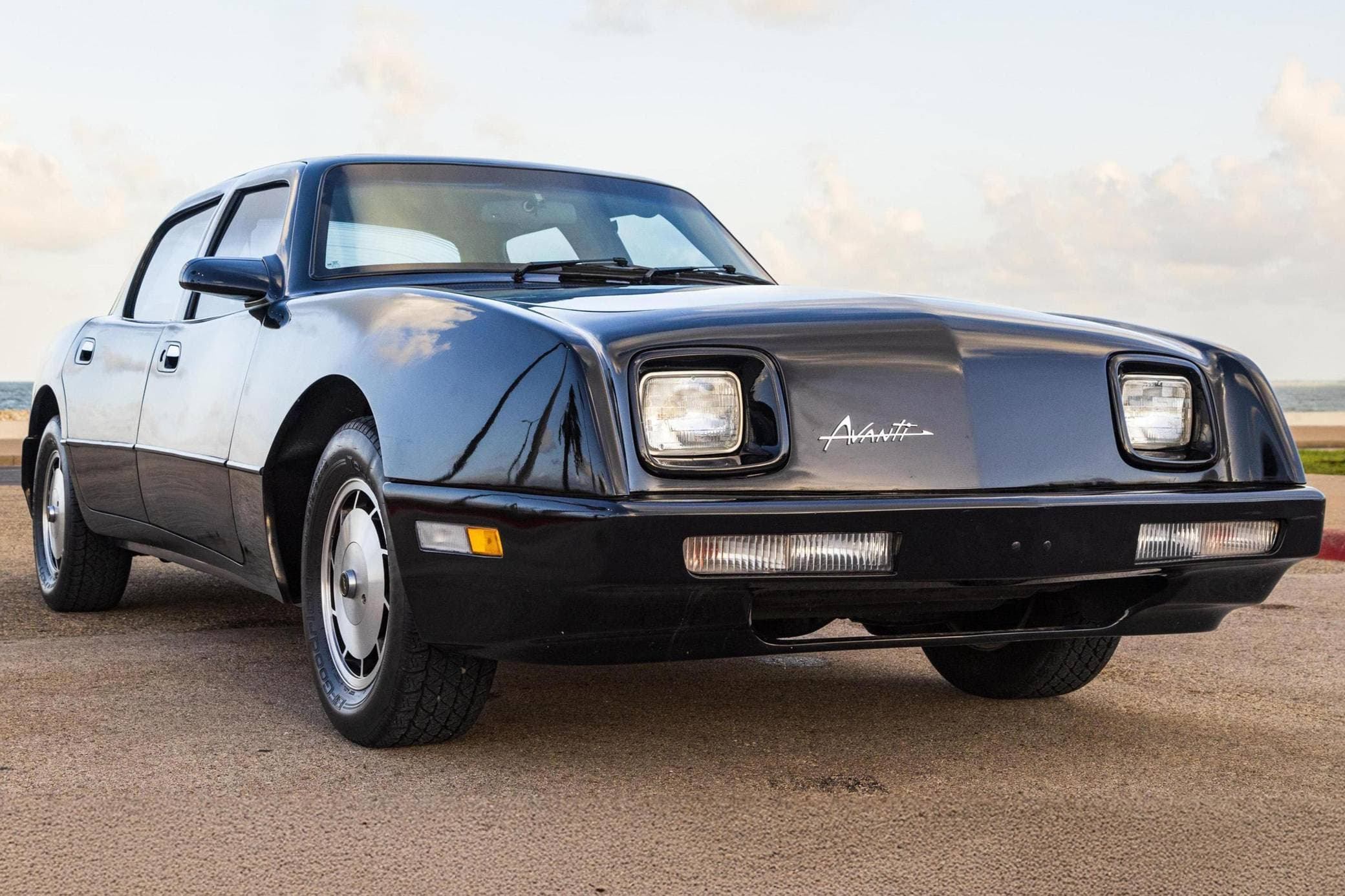 1990 Studebaker Studebaker Avanti sold for $15,000