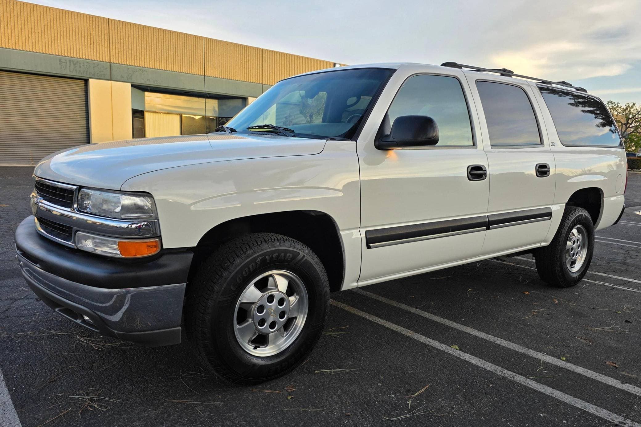 2001 Chevrolet Suburban sold for $13,500