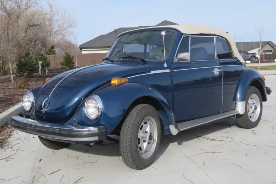 1979 Volkswagen Super Beetle sold for $8,600