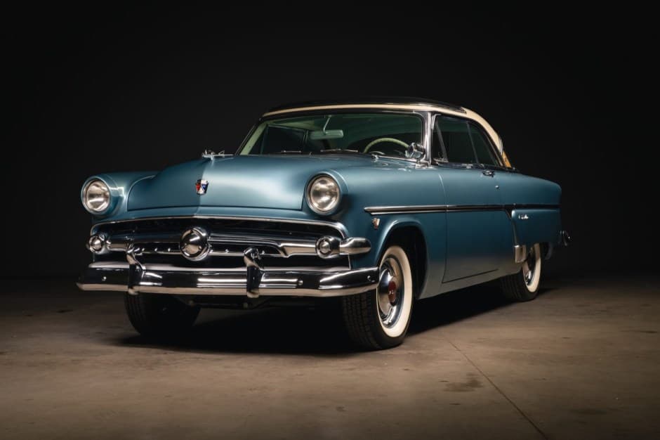 1954 Ford Crestline sold for $0