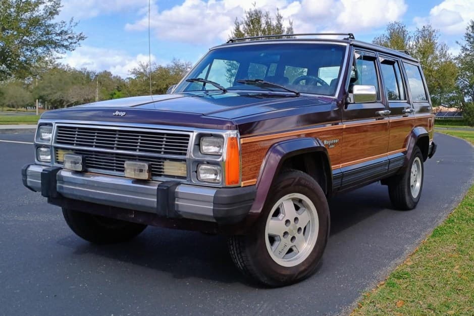 1989 Jeep XJ Wagoneer sold for $7,000