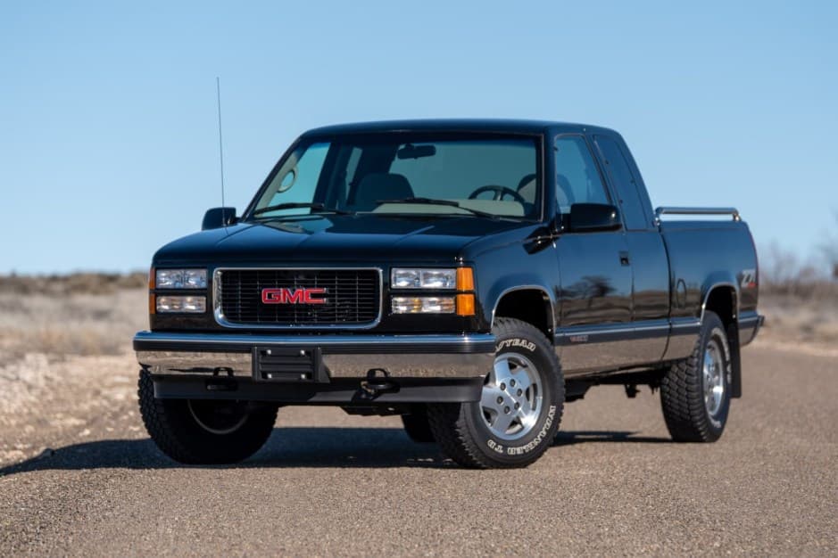 1995 GMC Sierra (GMT400 1988-2002) sold for $39,000