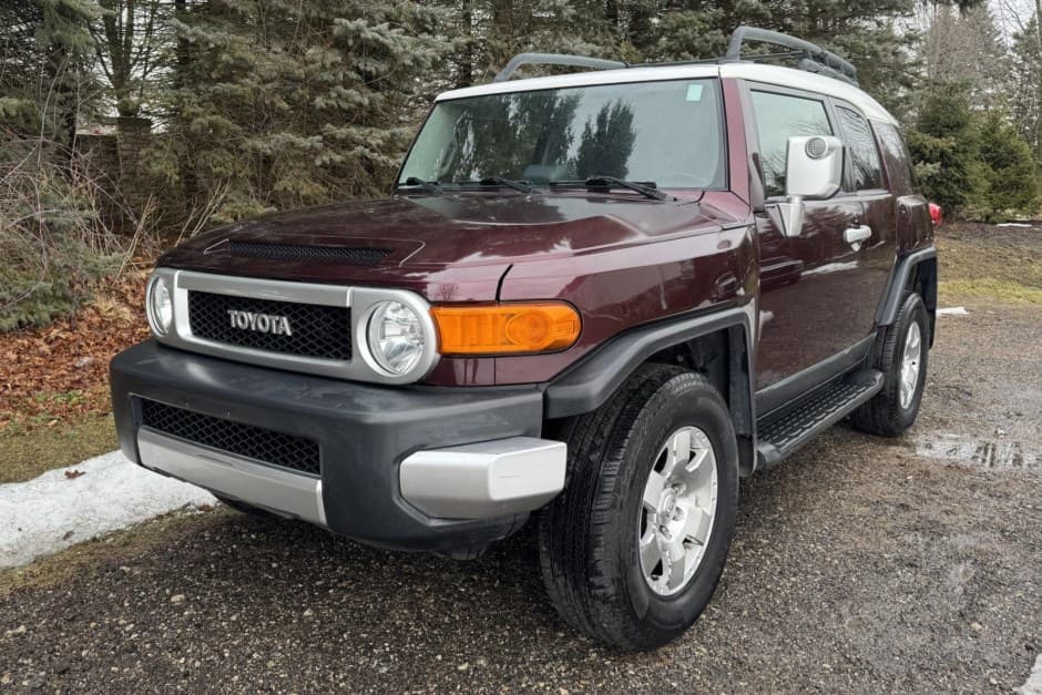 2007 Toyota FJ Cruiser sold for $19,000