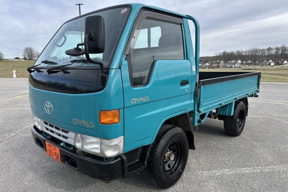 1998 Toyota Dyna sold for $15,500