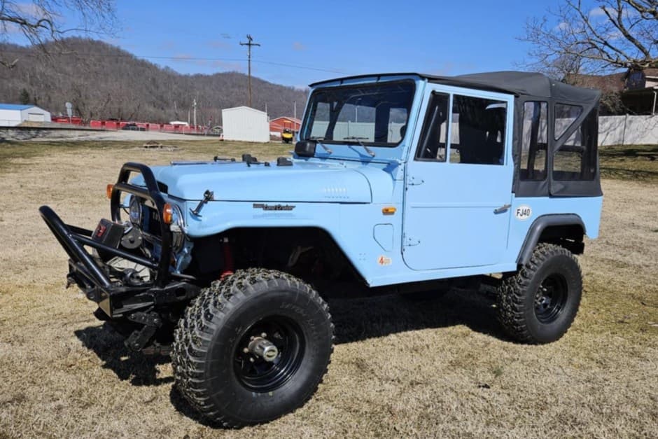 1969 Toyota Land Cruiser FJ40 sold for $14,500