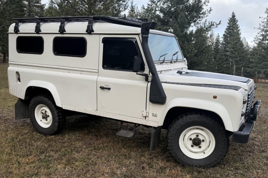 1995 Land Rover 110 / Defender 110 (Euro Spec) sold for $20,500