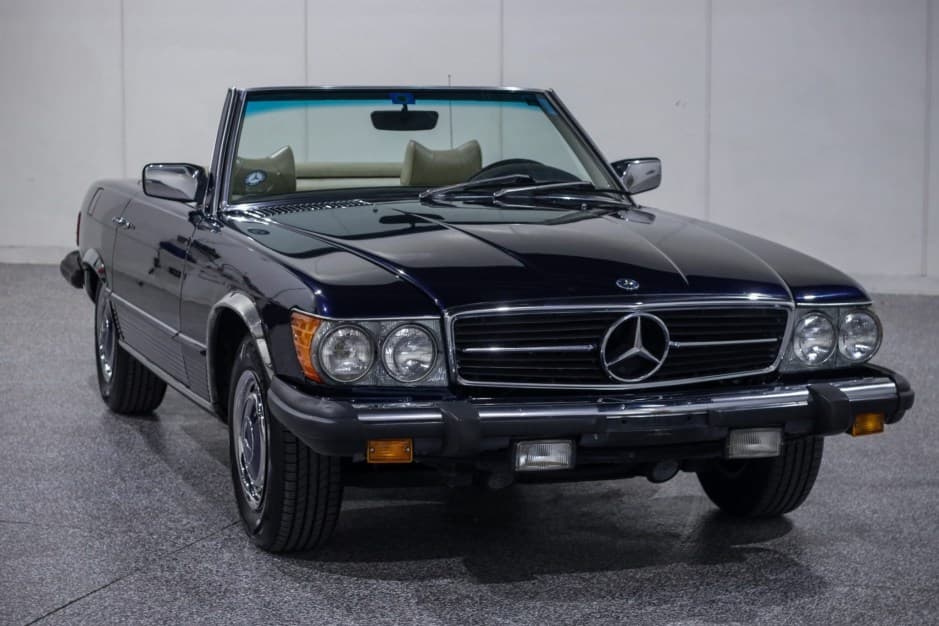1978 Mercedes-Benz R107 SL sold for $9,450
