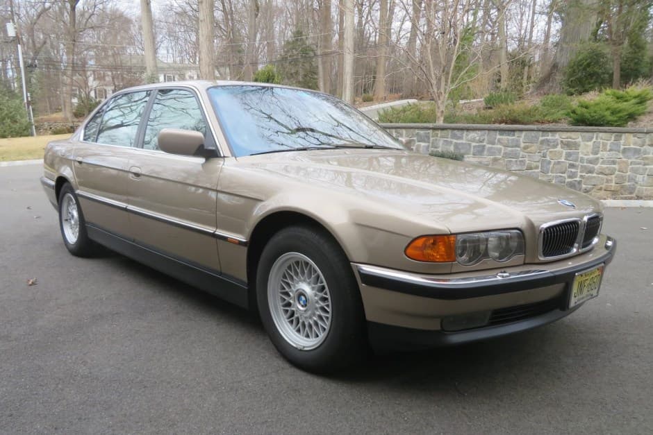 2000 BMW E38 7-Series sold for $10,250