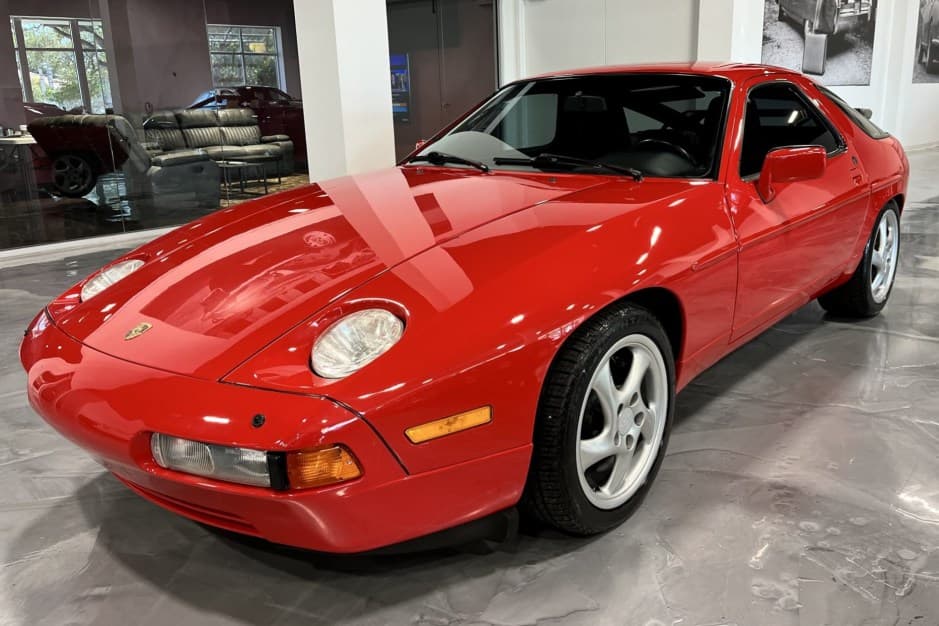 1988 Porsche 928 sold for $38,000