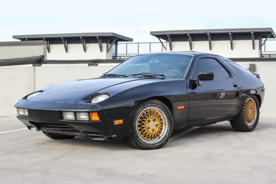 1982 Porsche 928 sold for $11,500