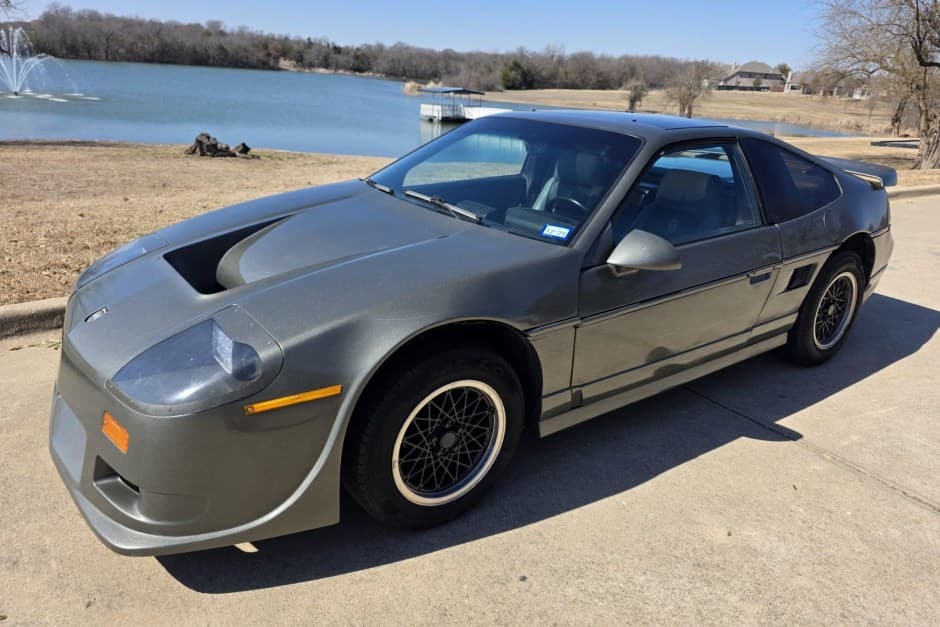 1987 Pontiac Fiero sold for $6,200