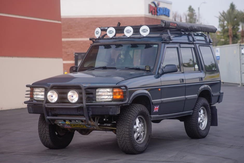 1995 Land Rover Discovery sold for $7,000