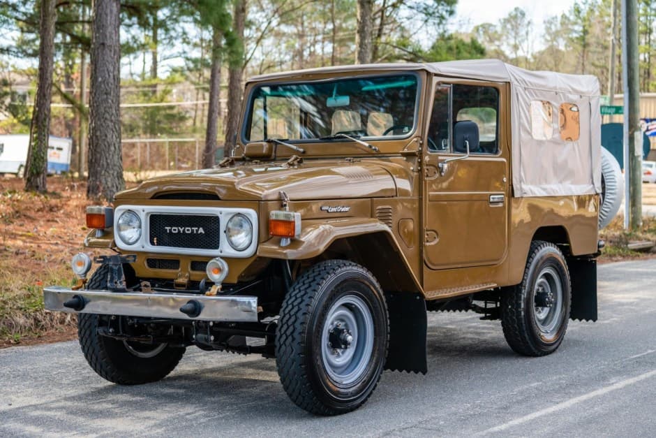1979 Toyota Land Cruiser FJ43 sold for $16,750