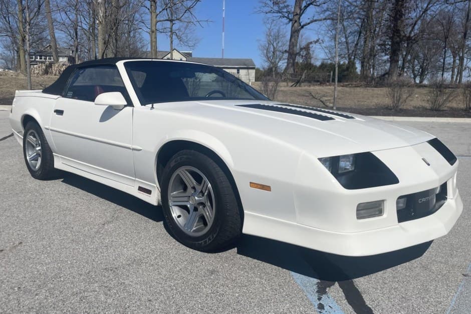 1990 Chevrolet Camaro 3rd Generation 1982-1992 sold for $15,000