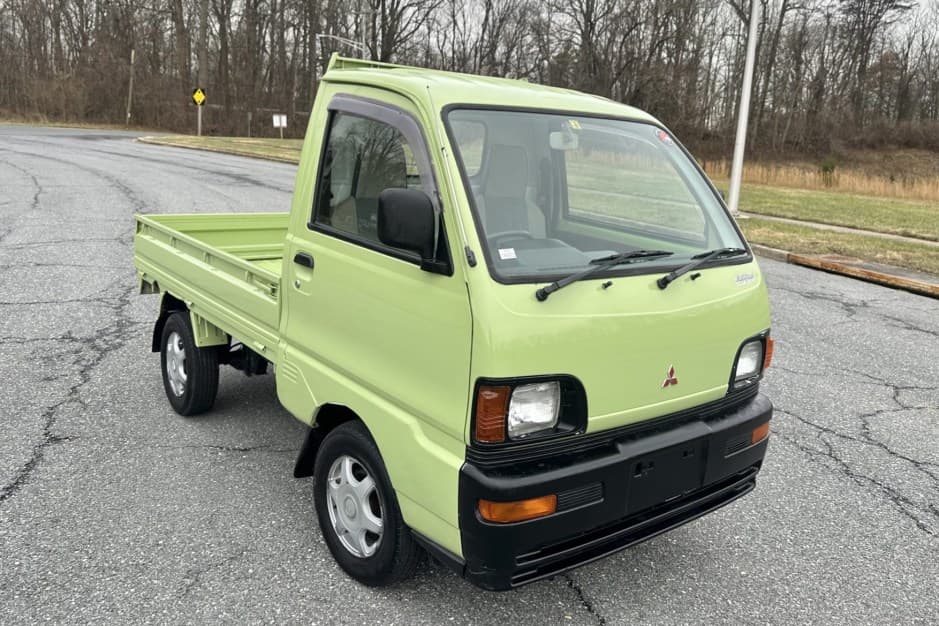 1997 Mitsubishi Minicab sold for $6,500