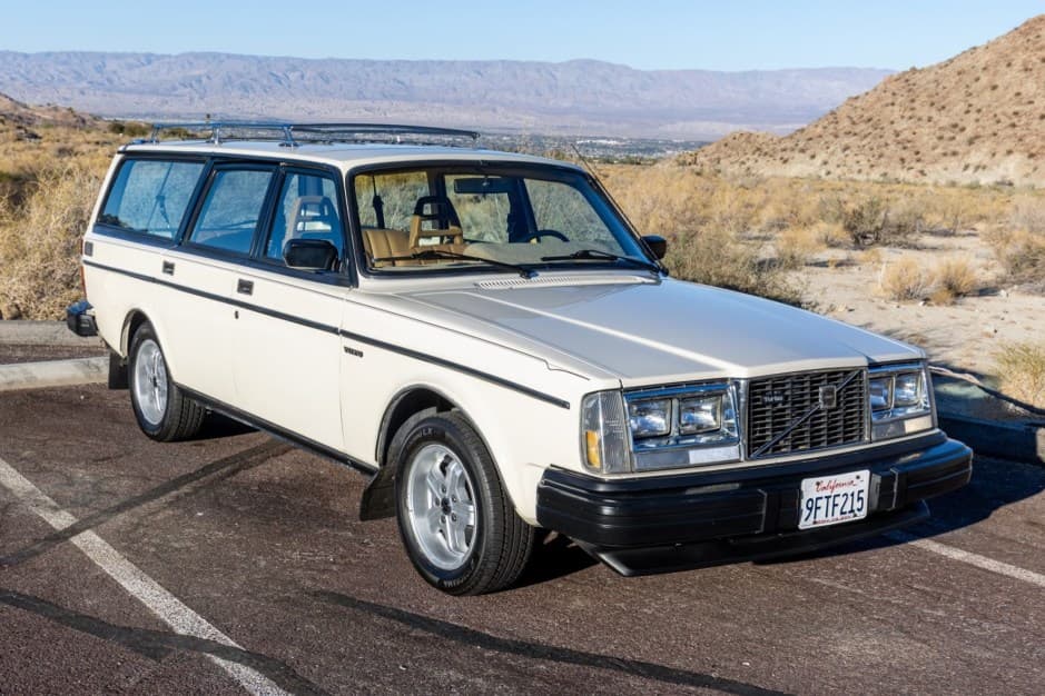 1982 Volvo 240 sold for $9,750