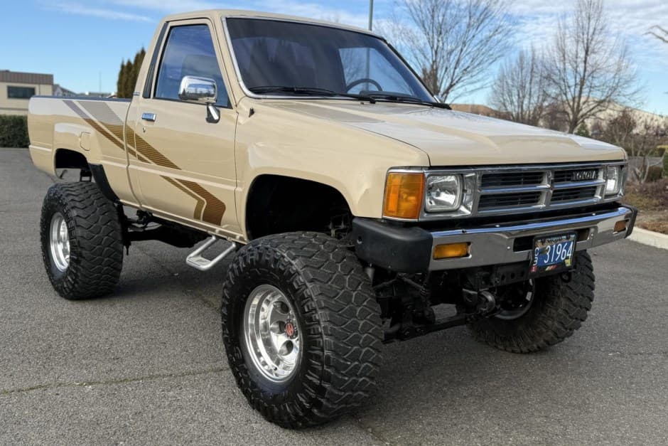 1987 Toyota Pickup (N50/N60/N70 1984-1988) sold for $10,050
