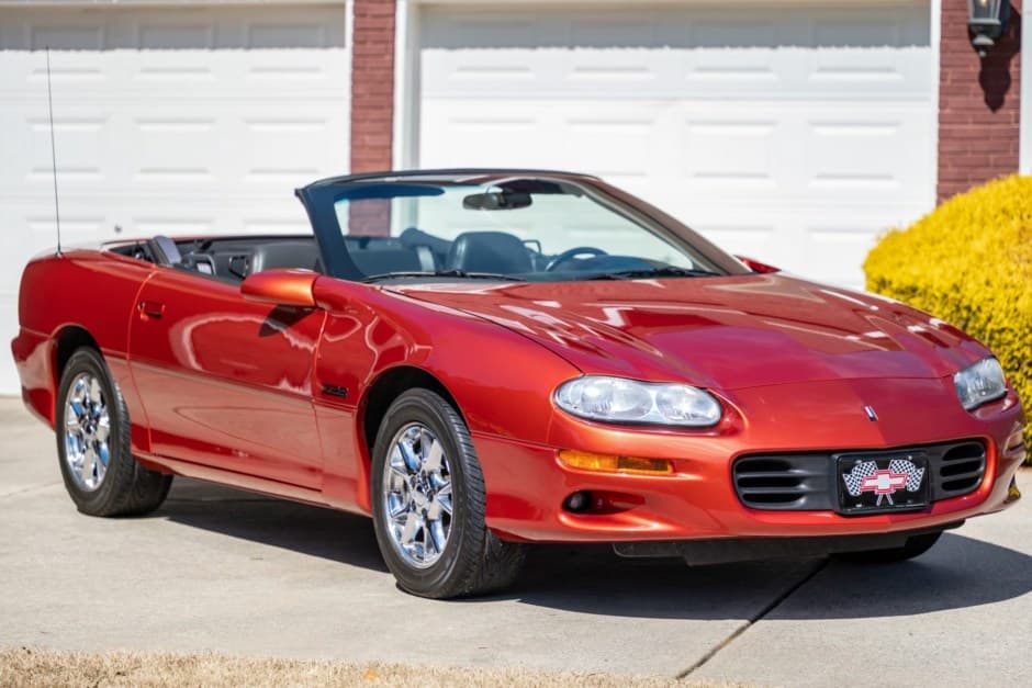 2002 Chevrolet Camaro 4th Generation 1993-2002 sold for $14,000