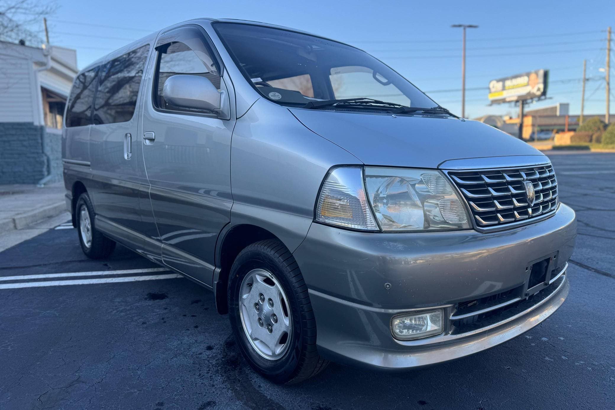 1999 Toyota HiAce sold for $5,300