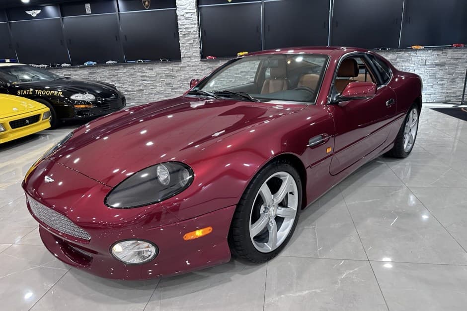 2001 Aston Martin DB7 sold for $31,111