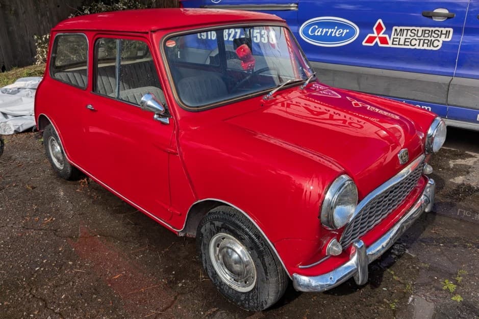 1960 Mini Mk I & Mk II sold for $8,600