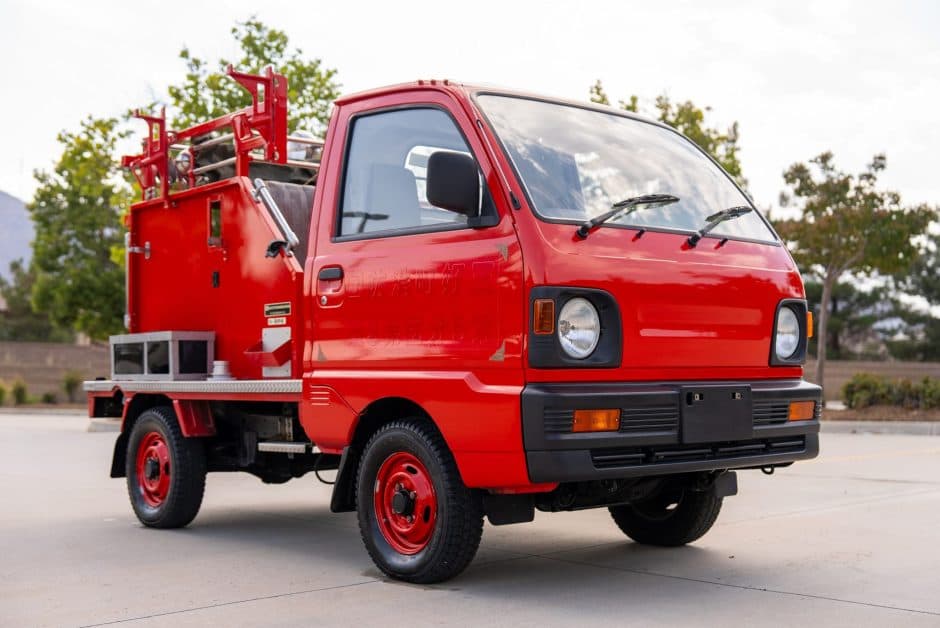 1992 Mitsubishi Minicab sold for $7,500