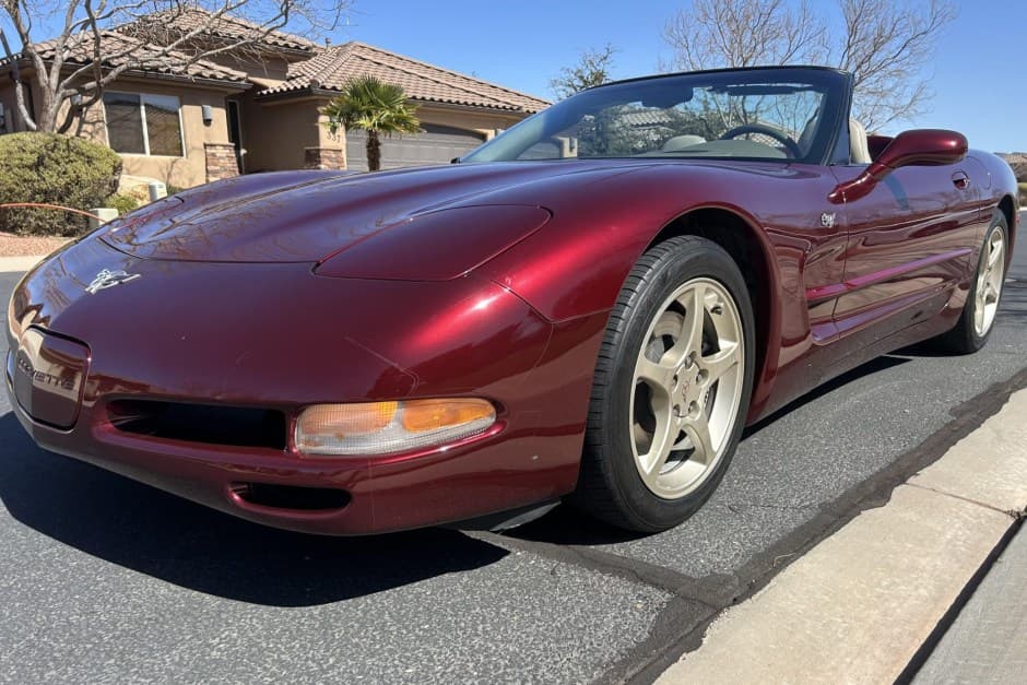 2003 Chevrolet Corvette C5 sold for $15,000