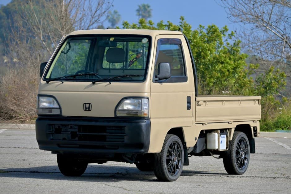 1997 Honda Acty sold for $8,100