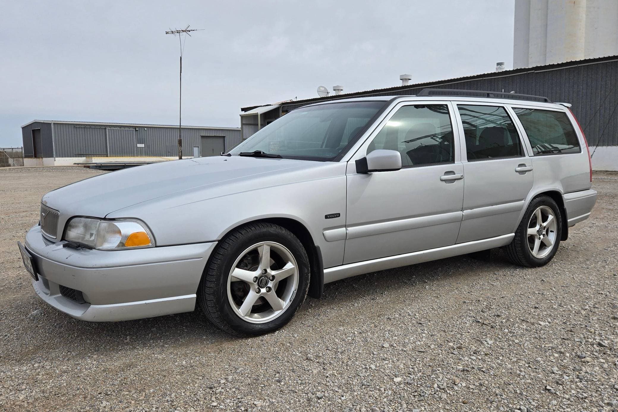 1998 Volvo V70 sold for $4,225