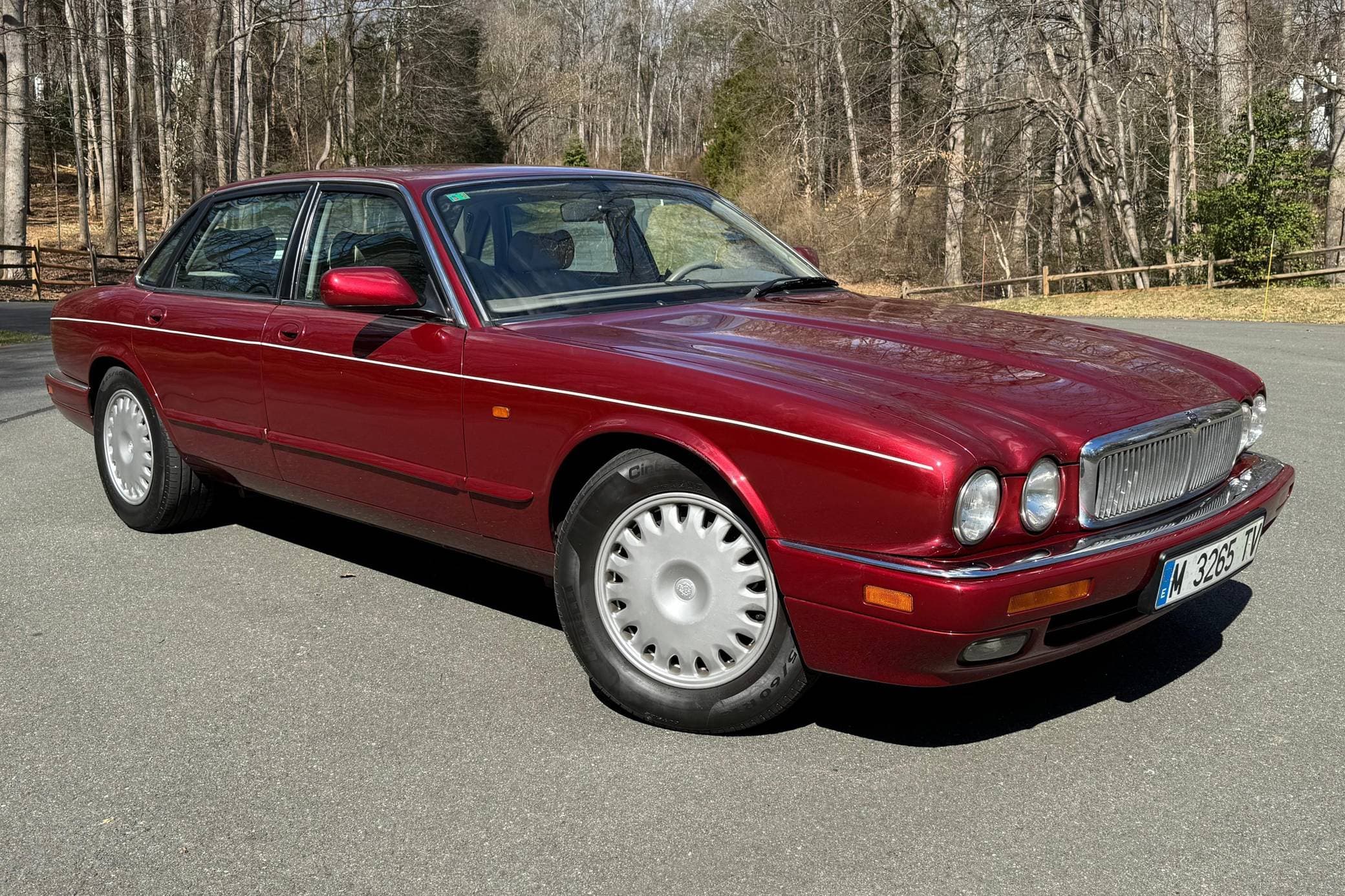 1996 Jaguar XJ6 sold for $10,996