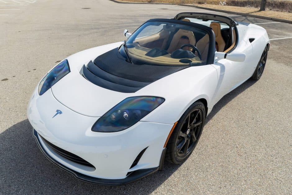 2011 Tesla Roadster sold for $90,500