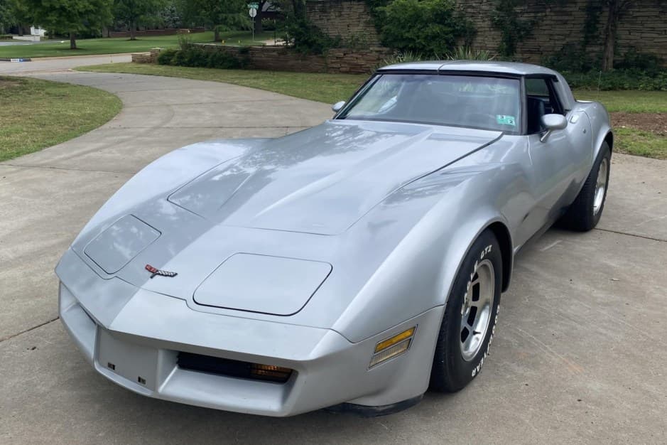 1981 Chevrolet Corvette C3 sold for $19,500