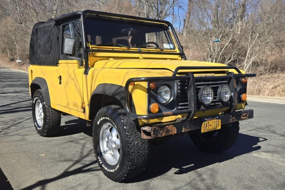 1995 Land Rover Defender 90 NAS sold for $23,750