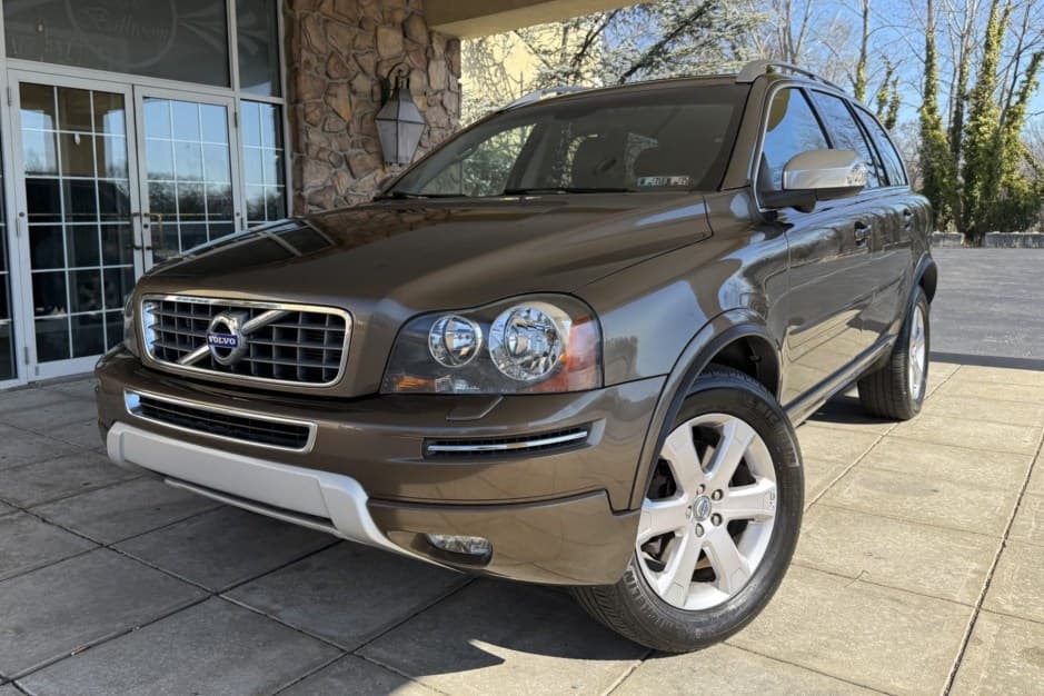 2013 Volvo  sold for $9,600