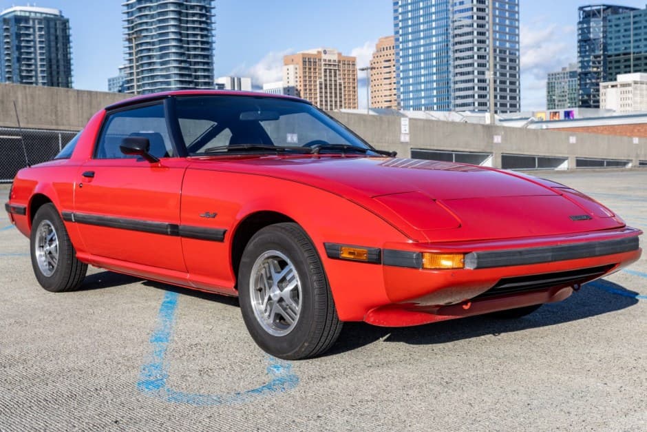 1982 Mazda RX-7 FB sold for $12,513