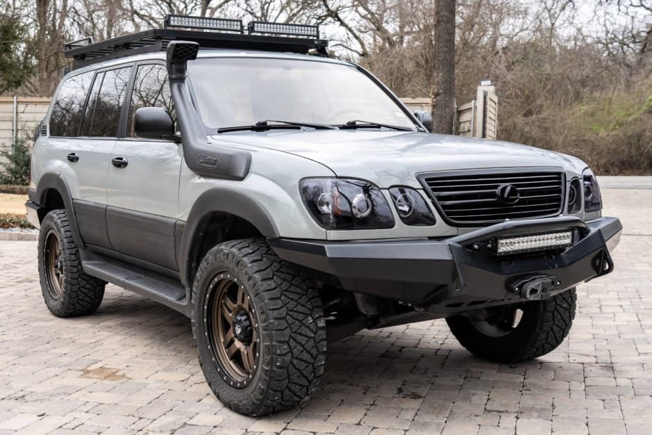 1999 Lexus LX470 sold for $17,500