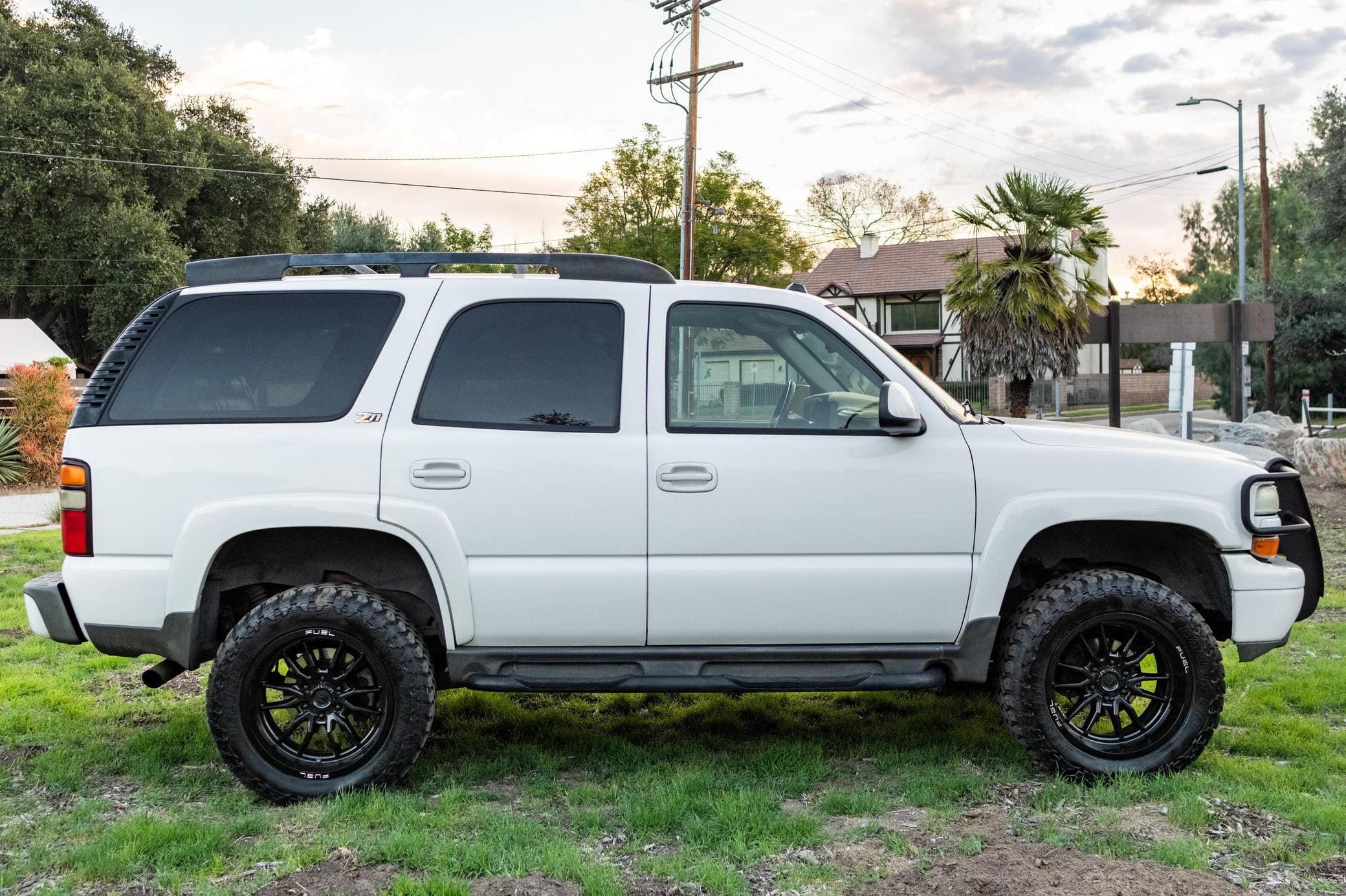 2004 Chevrolet Tahoe sold for $9,400