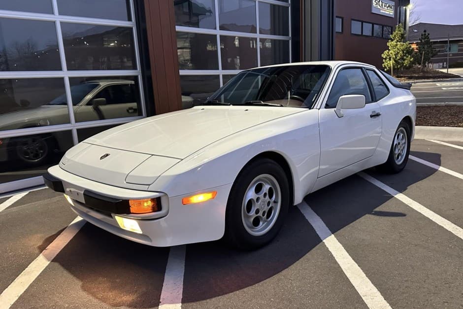 1988 Porsche 944 sold for $14,410