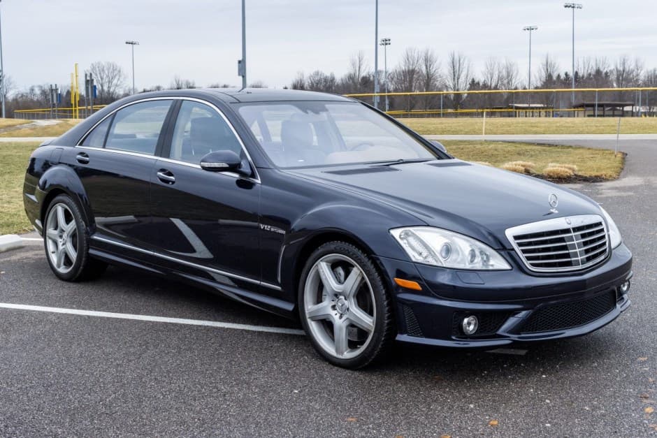 2008 Mercedes-Benz W221 S-Class sold for $28,750