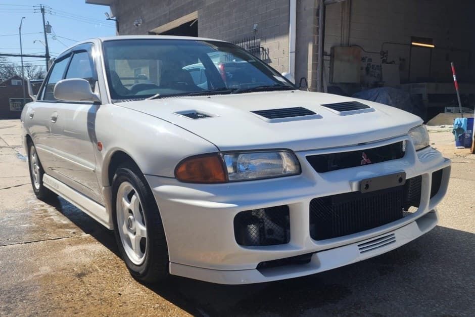 1995 Mitsubishi Lancer Evolution sold for $16,666