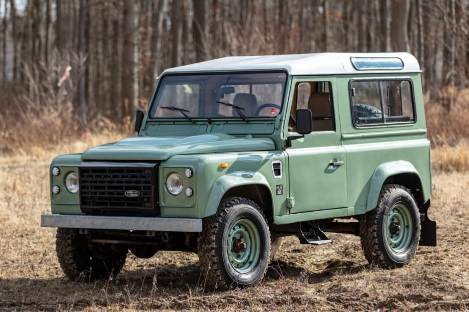 1992 Land Rover 90 / Defender 90 (Euro Spec) sold for $38,500